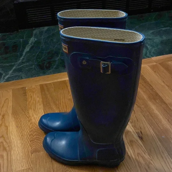 Hunter Original Size 5 boots - Picture 3 of 5